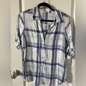 NWOT Guess Navy and White Plaid Casual Shirt Size Medium